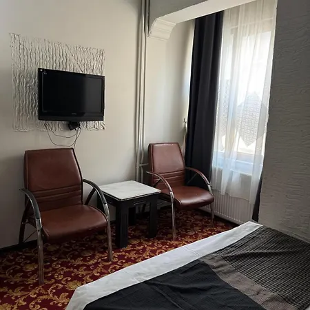 Hotel Antik 3*