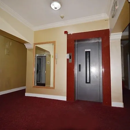 Antik Hotel 3*