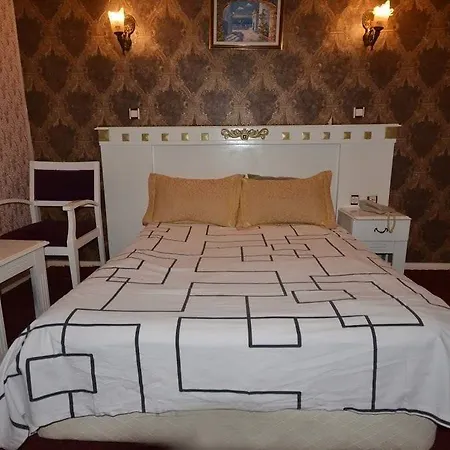 Antik Hotel 3*