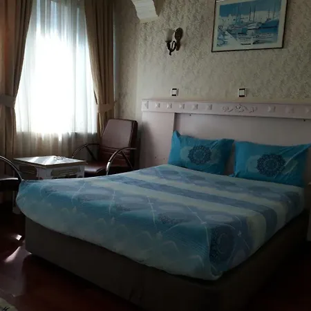 Hotel Antik 3*